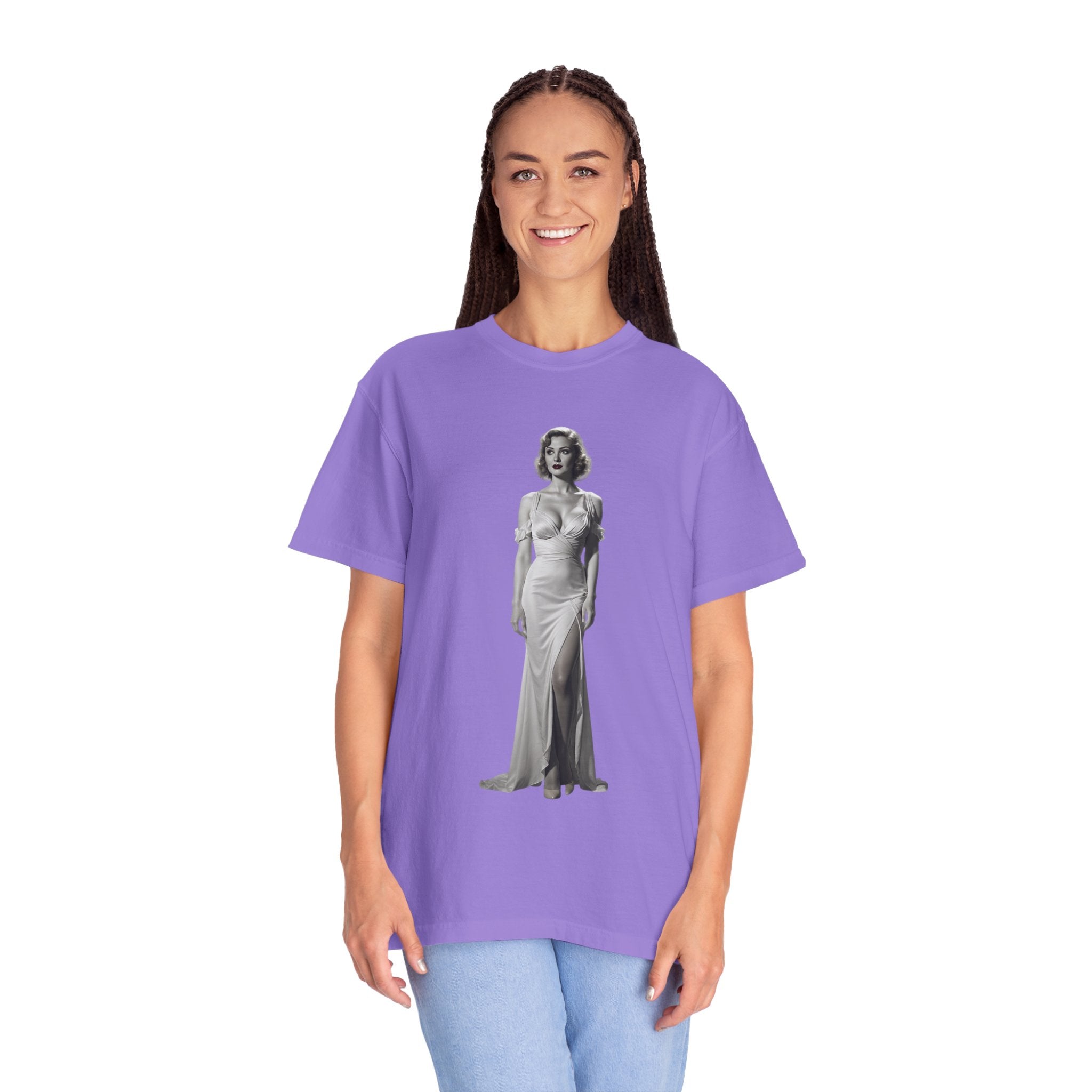 Glamour T-Shirt, Retro Fashion Tee, Stylish Casual Wear, Gift for Her, Trendy T-Shirt for Events , Retro T-shirt