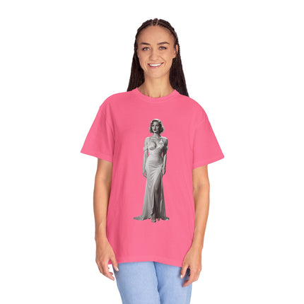 Glamour T-Shirt, Retro Fashion Tee, Stylish Casual Wear, Gift for Her, Trendy T-Shirt for Events , Retro T-shirt