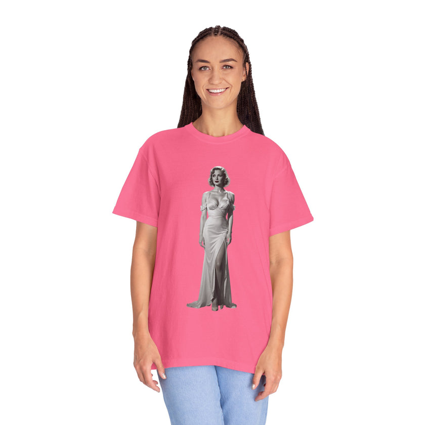 Glamour T-Shirt, Retro Fashion Tee, Stylish Casual Wear, Gift for Her, Trendy T-Shirt for Events , Retro T-shirt