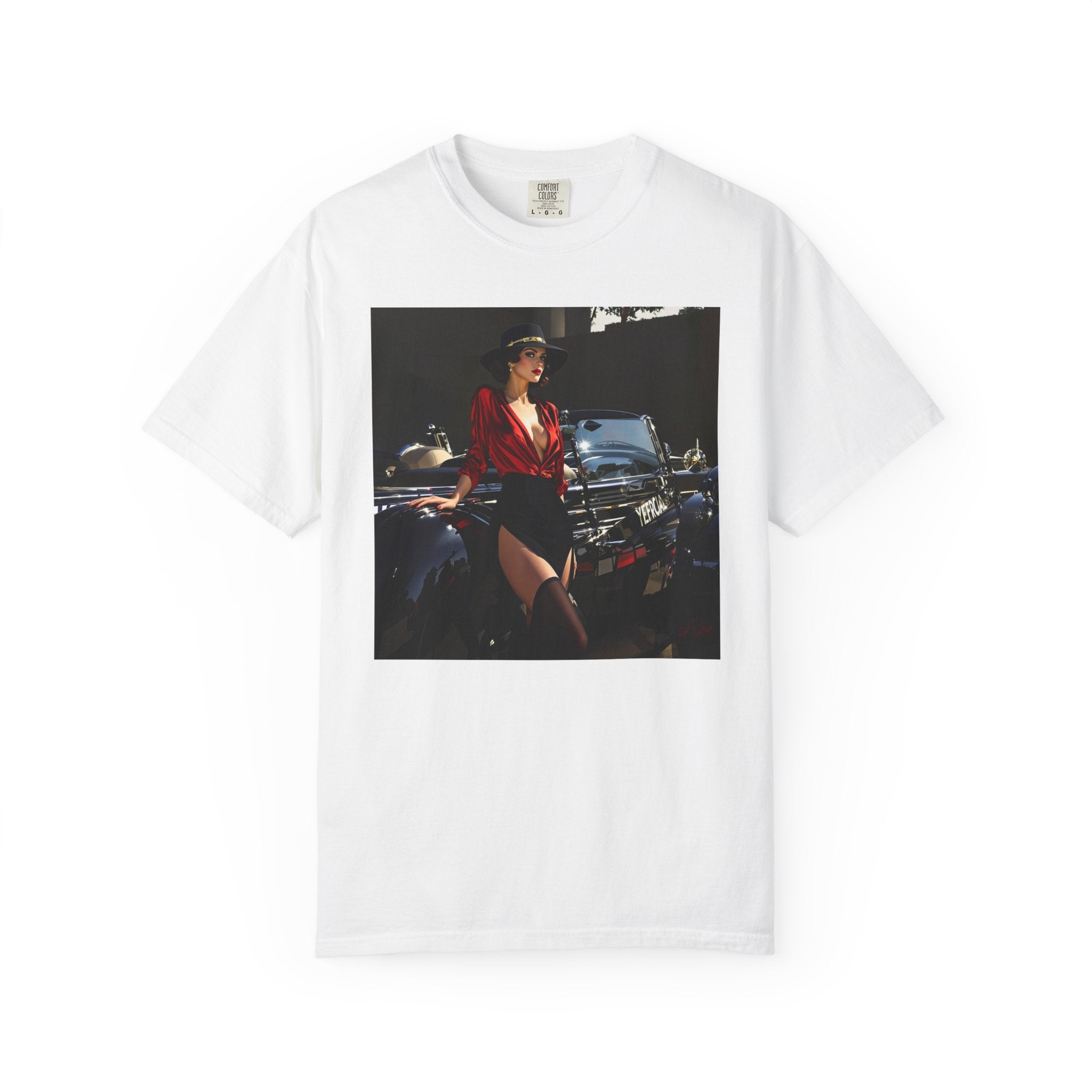 Vintage Glamour T-Shirt, Retro Fashion Tee, Stylish Casual Wear, Gift for Him, Trendy T-Shirt for Events